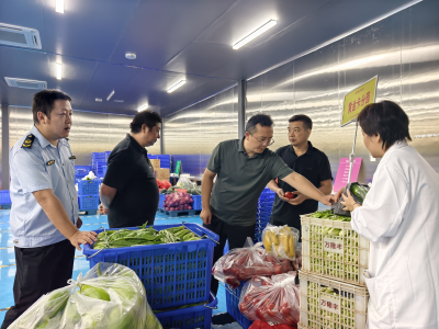 筑牢校园食品安全防线 护航开学“第一餐”