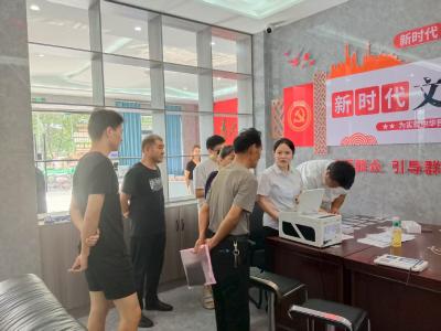 社保换卡进社区 便民服务零距离