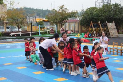 师幼同乐迎佳节，运动欢歌暖校园