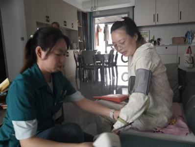 产后访视暖人心 母婴健康“零距离”