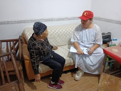 走访高龄老人 温情关怀送到家