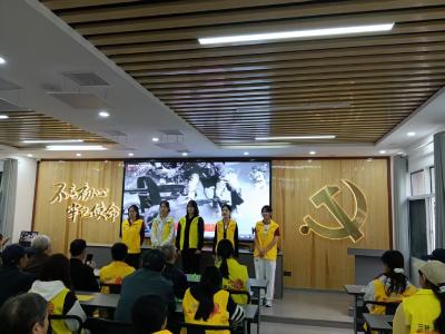 青春暖夕阳 志愿伴温情