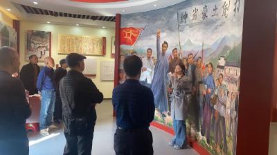 夷陵区医保局组织退休职工开展重阳节活动