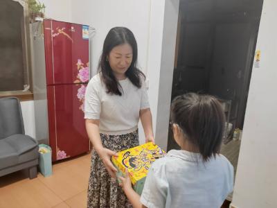 关心关爱儿童 爱心陪伴成长