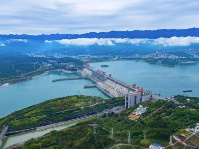 区委常委会召开会议 部署推进共同富裕和高质量发展重点工作