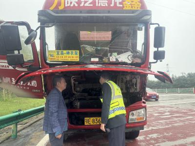 货车故障困高速 收费站暖心援手解急难