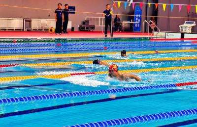 宜昌市第七届运动会游泳比赛开赛 510名健儿泳池逐浪