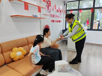 晕车不适获暖心救助，高速驿站变身“路上家园”