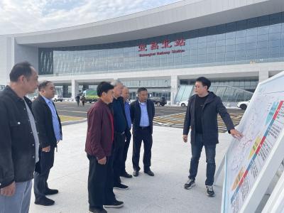 金秋重阳暖人心 共话发展谱新篇