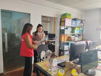 访企宣策摸岗 精准服务促就业