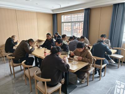 三斗坪镇高家村：幸福食堂“圈粉”银发族