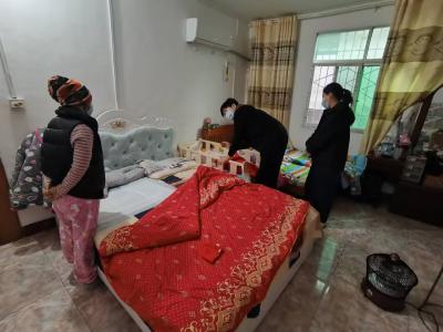 暖心访视护新生 医者仁心送上门