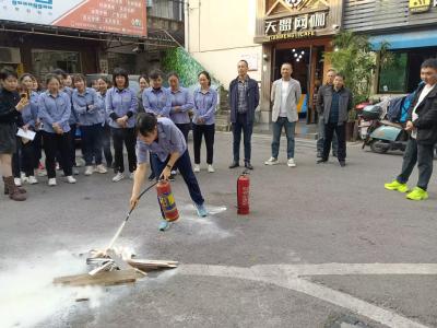 筑牢安全防线 共护和谐家园