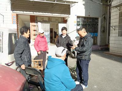 入户帮办暖人心 医保认证“零跑腿”