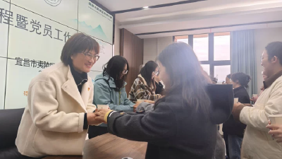 平湖小学：薪火相传育新苗 教学相长共提升