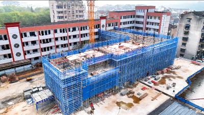 夷陵区小溪塔三小教学综合楼建设正酣 预计明年3月投用