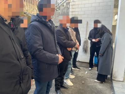 分乡镇组织社区矫正对象开展集中尿检工作