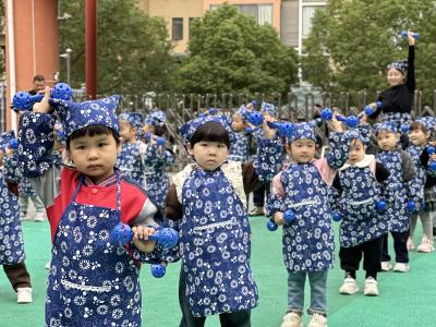 农耕趣味嘉年华 萌娃探秋共成长