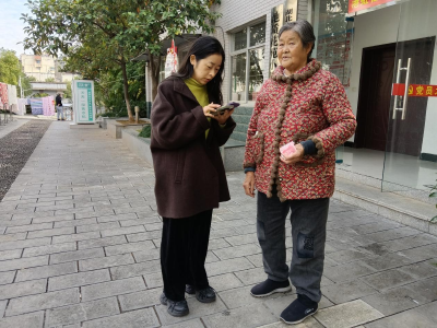 港虹社区开展医保缴费宣传活动