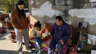 上门入户缴医保  居民健康有“医”靠