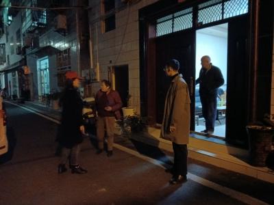 夜间巡逻不松懈 社区筑牢安全防线