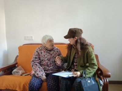 入户传暖意 温情护平安