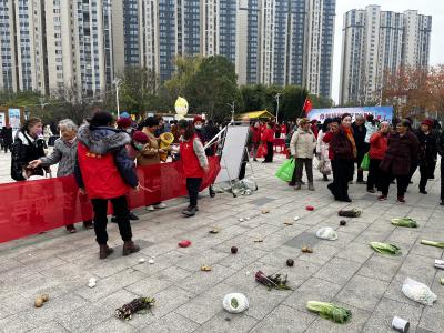 “纸间循绿”让书香与蔬香飘满社区