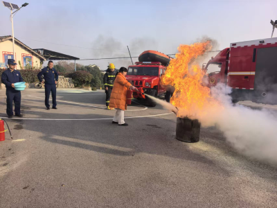 鸦鹊岭镇：绷紧安全弦 防患于未“燃”