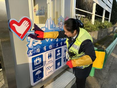 宜昌北收费站开展节前路域环境专项整治