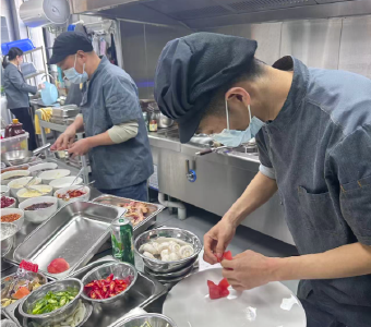 厨艺比武砺技能 节约供餐提质效