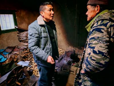 孤寡老人上门访，消防安全入人心