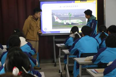 同课异构研力学 衔接赋能启新程