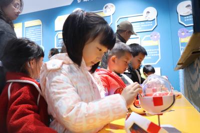 梅子垭分园：走进眼科医院 守护明亮“视”界