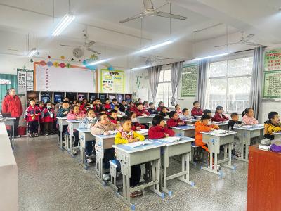 走进小学 共赴成长