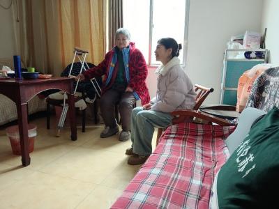 走访高龄独居老人 筑牢社区关爱防线