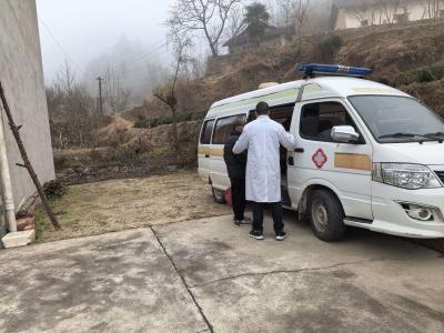 下堡坪家医团队：寒冬上门接送 守护边远患者就医路