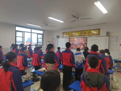 龙镇小学开展宪法宣传教育系列活动