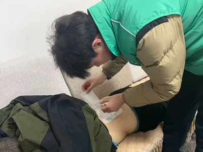 暖心服务送上门 为骨折患者解烦忧