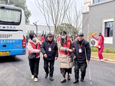暖心搬迁 共赴新家：夷陵区“三院合一”守护幸福晚年
