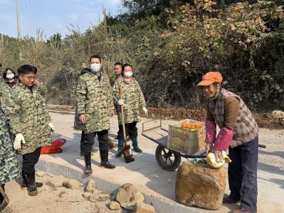 泥土砺初心 实干品五味