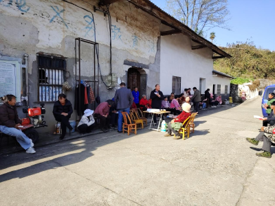 屋场会搭台连民心 政策宣讲零距离