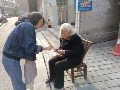 网格走访暖人心 医保宣传入家门