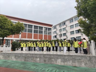 龙泉初中：薪火传初心 入团启新程