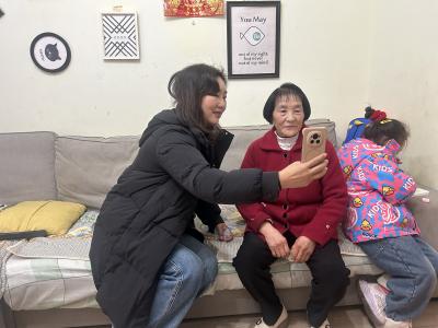 社区服务暖人心 上门认证解民忧