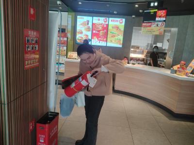 筑牢安全防护墙 拧紧年末“安全阀”