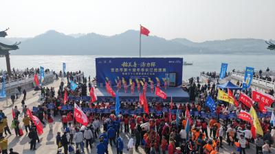 劈波斩浪 泳动长江 “稻花香·活力杯”冬泳赛火热开赛