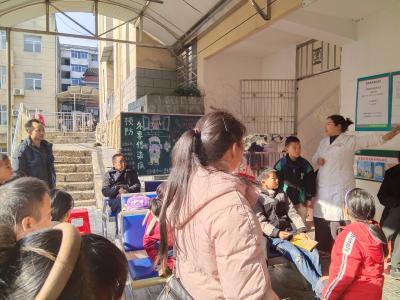 “以苗”护苗  筑牢健康盾