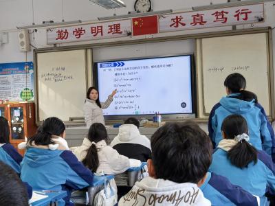 生动课堂展风采 精准指导促提升