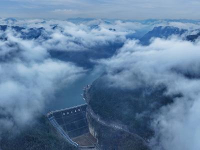 雾锁青山碧波绕 夷陵西北口水库绘就冬日生态新画卷