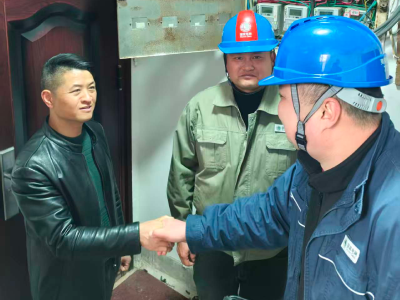 紧急抢修暖民心，风雨无阻守万家